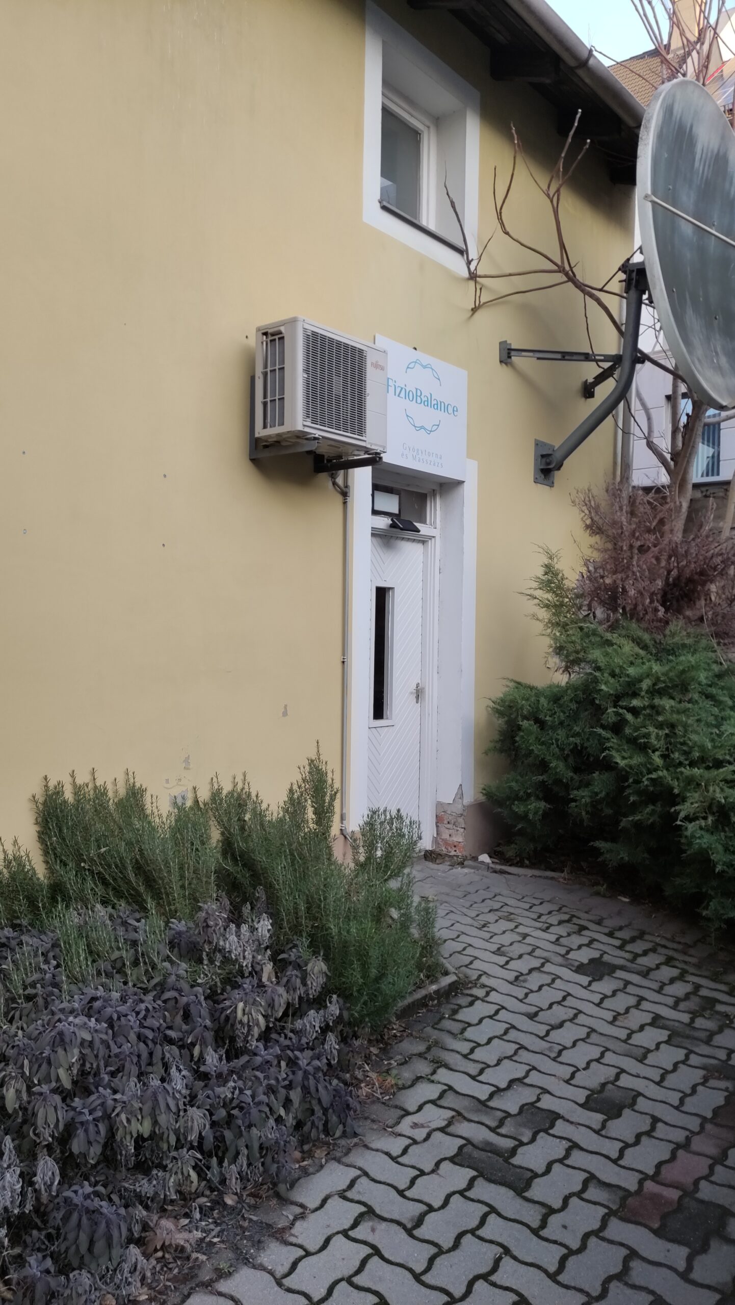 2 – kapcsolati oldalra mehet